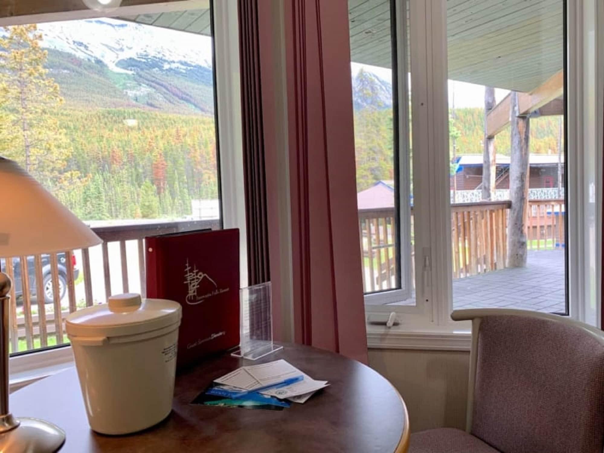 Sunwapta Falls Rocky Mountain Lodge Jasper Extérieur photo