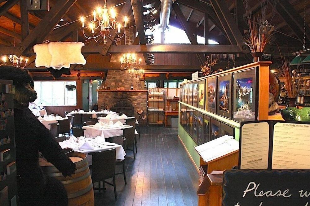 Sunwapta Falls Rocky Mountain Lodge Jasper Extérieur photo