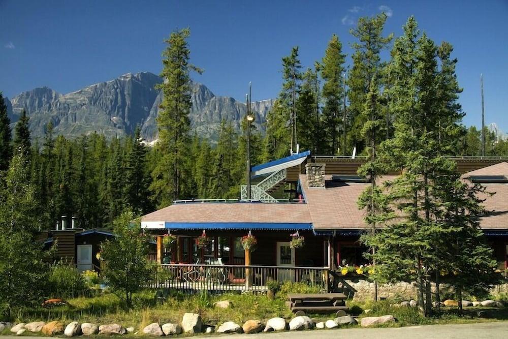 Sunwapta Falls Rocky Mountain Lodge Jasper Extérieur photo